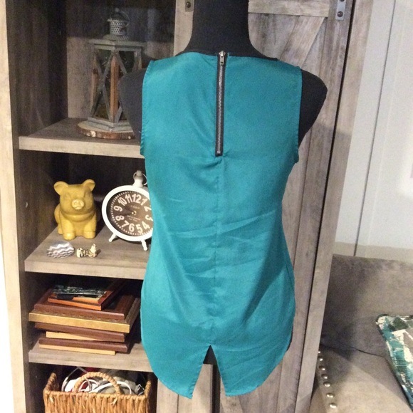 Mosimo Blouse 💜 - Picture 3 of 4